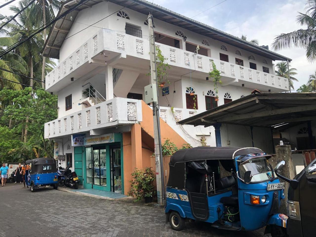 Boomerang Una With Free Scooter Bike Unawatuna Eksteriør bilde